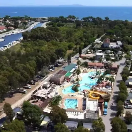 4 Etoiles - Parc Aquatique - Eebaha 히에레